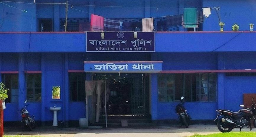 বাবার মোটরসাইকেলে ওড়না পেঁচিয়ে কলেজছাত্রীর মৃত্যু