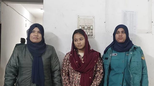 প্রতারণার অভিযোগে আলোচিত ‘জুলাইযোদ্ধা’ সুরভী গ্রেপ্তার