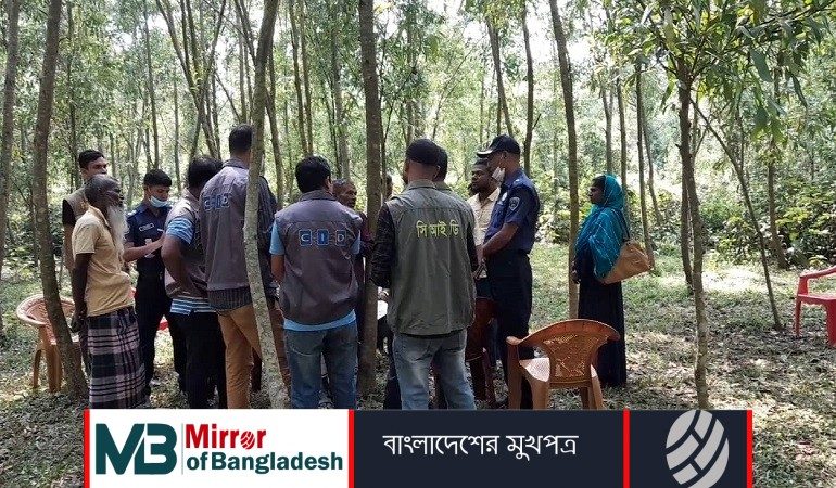 কাকের ডাকে মিললো নিখোঁজ গৃহবধূর অর্ধগলিত মরদেহ