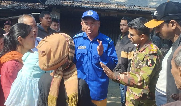 জুতা কেনা নিয়ে হাতাহাতি,পরিস্থিতি নিয়ন্ত্রনে সেনাবাহিনী