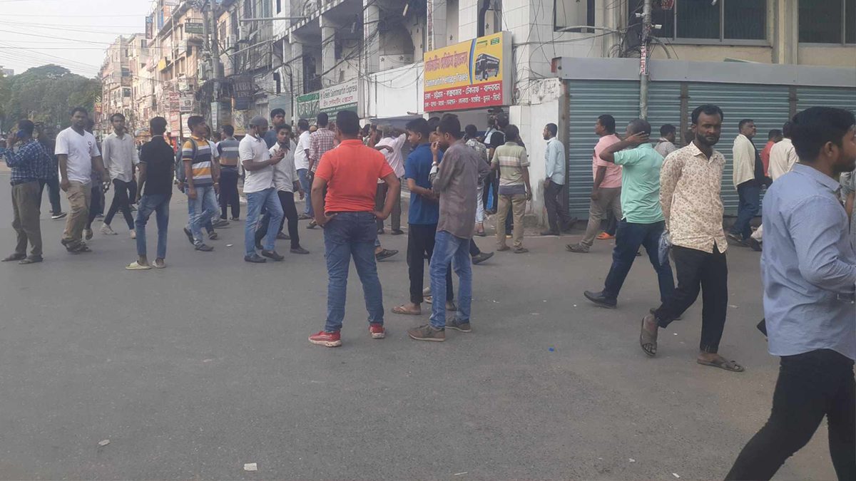 আরামবাগ ছাড়ছেন জামায়াত নেতাকর্মীরা