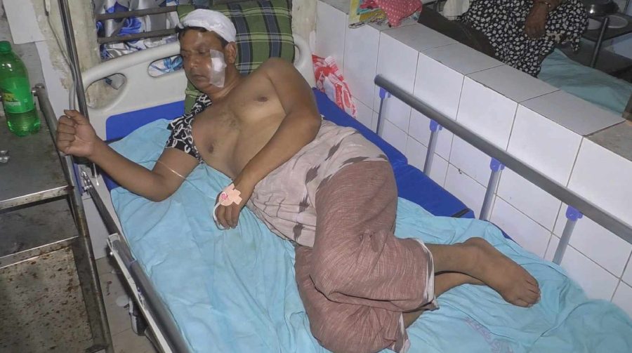 হাসপাতালে চিকিৎসা নিতে এসে দুর্বৃত্তদের হামলার শিকার যুবলীগ নেতা