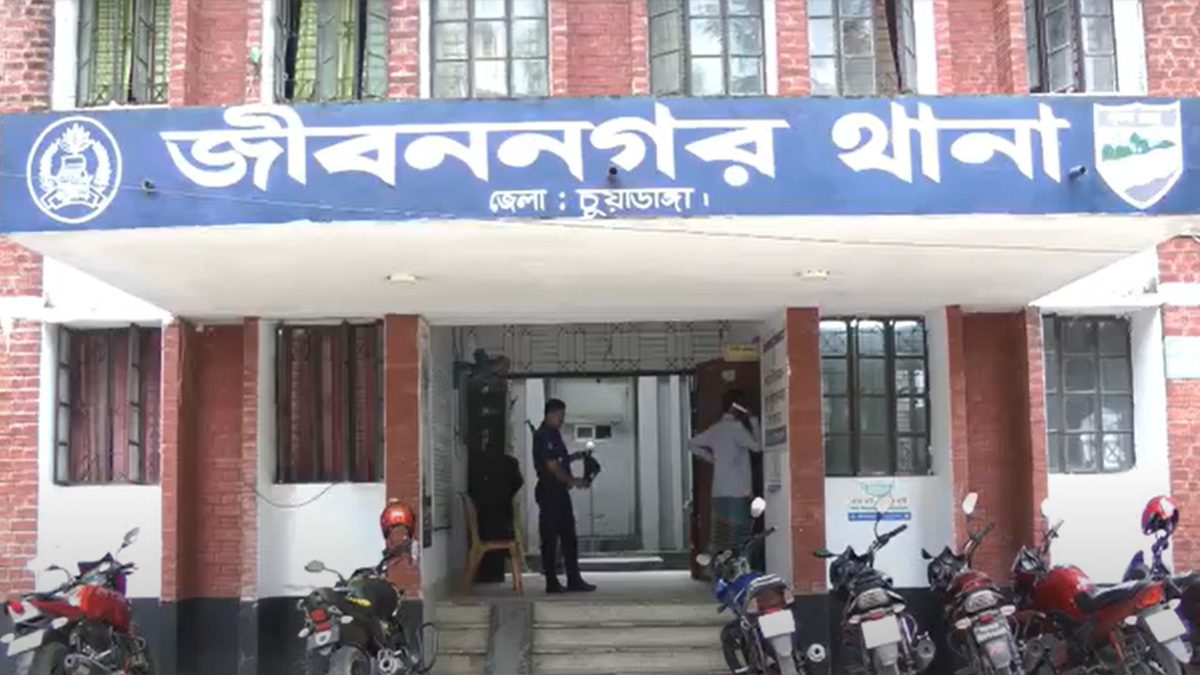 জীবননগরে নার্সকে গলা কেটে হত্যা,স্বামী আটক