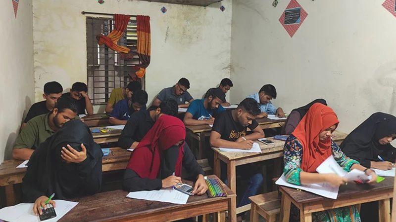 আজ থেকে দেড়মাস বন্ধ থাকবে কোচিং সেন্টার