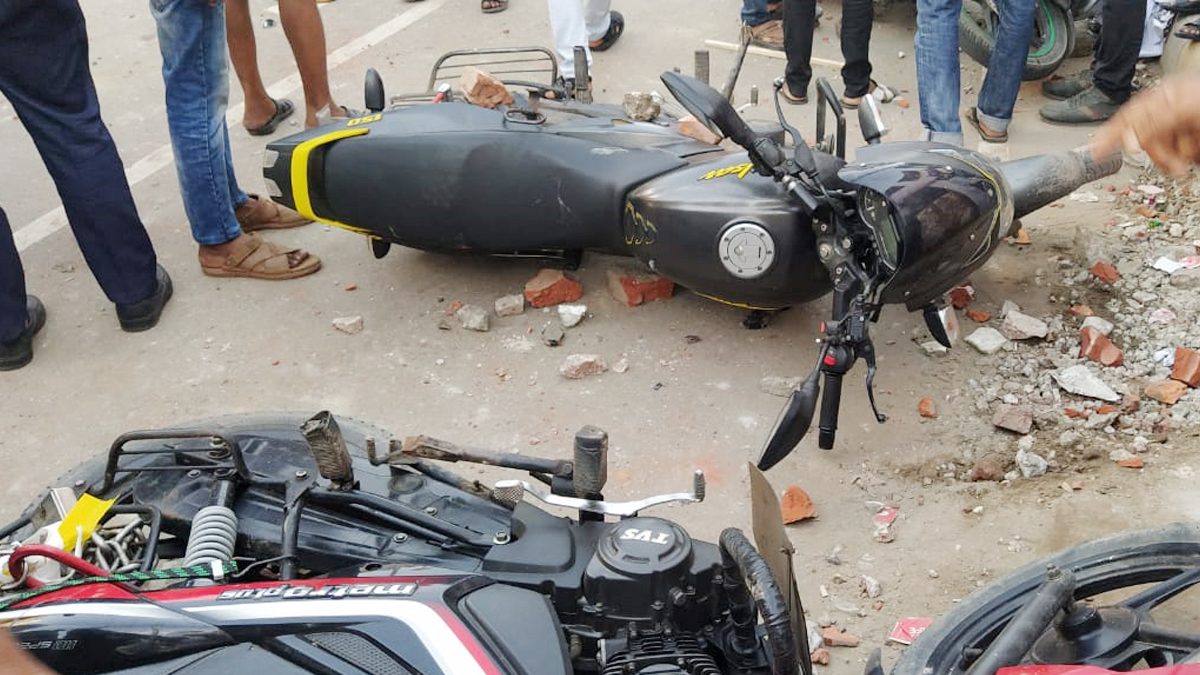 নৌকা প্রার্থীর প্রধান কার্যালয়ে হামলার ঘটনায় মামলা, গ্রেপ্তার ২৫