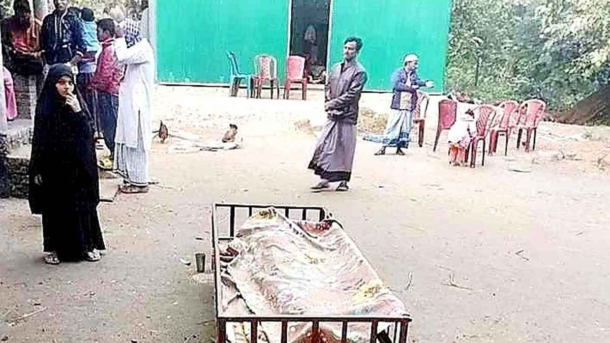 সম্পত্তি নিয়ে দ্বন্দ্ব, স্টাম্পে লিখিত নিয়ে বাবার লাশ দাফন