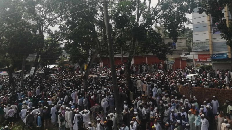 সাঈদীর মরদেহ পিরোজপুরে, মানুষের ভিড়