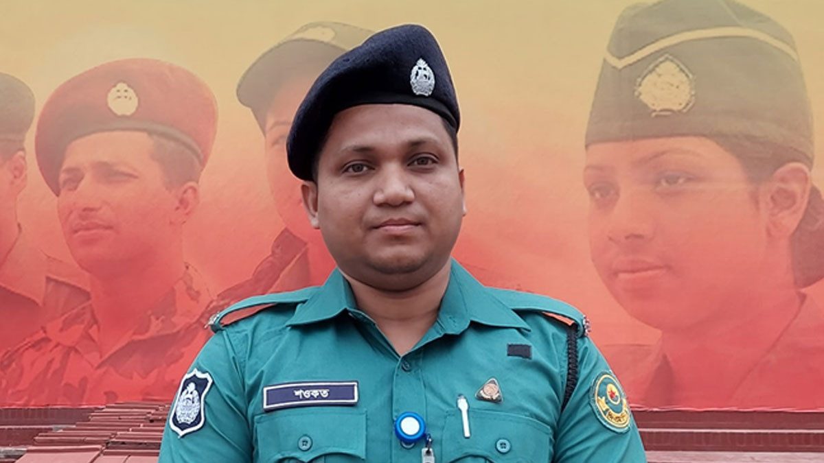 আলোচিত পুলিশ সদস্য শওকত চাকরিচ্যুত, কারণ জানালেন উপকমিশনার