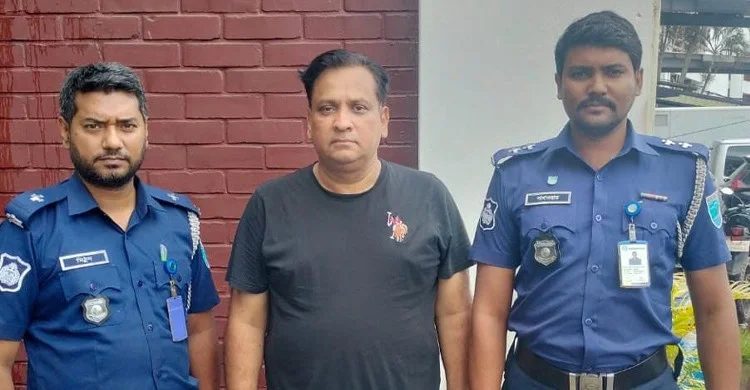 আমেরিকা থেকে দেশে ফিরেই আ.লীগ নেতা গ্রেপ্তার