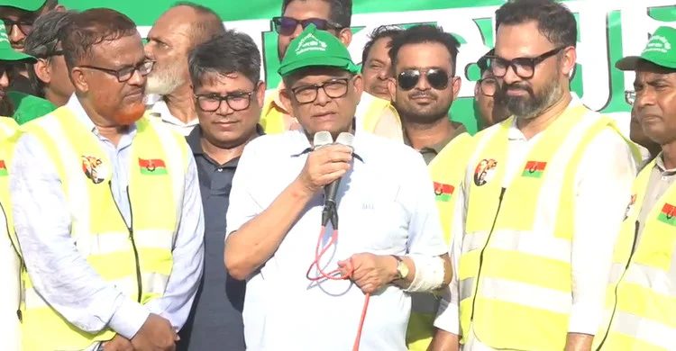 শেখ হাসিনা দেশ থেকে পালালেও শয়তানি ছাড়েনি : মির্জা ফখরুল