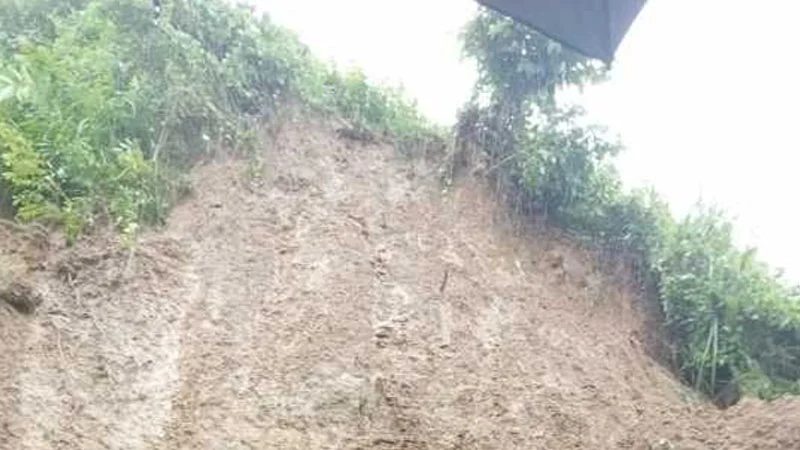 কক্সবাজারে ভারী বর্ষণে পাহাড় ধসে শিশুসহ নিহত ২