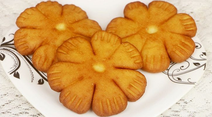 ডিম বিস্কুট পিঠা তৈরির রেসিপি
