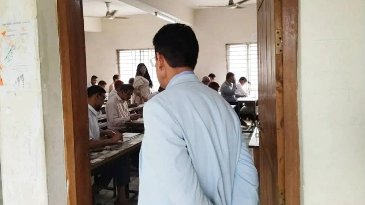 দেশে প্রথমবারের মতো অধ্যক্ষ-উপাধ্যক্ষ নিয়োগে পরীক্ষা, পরিদর্শনে শিক্ষামন্ত্রী