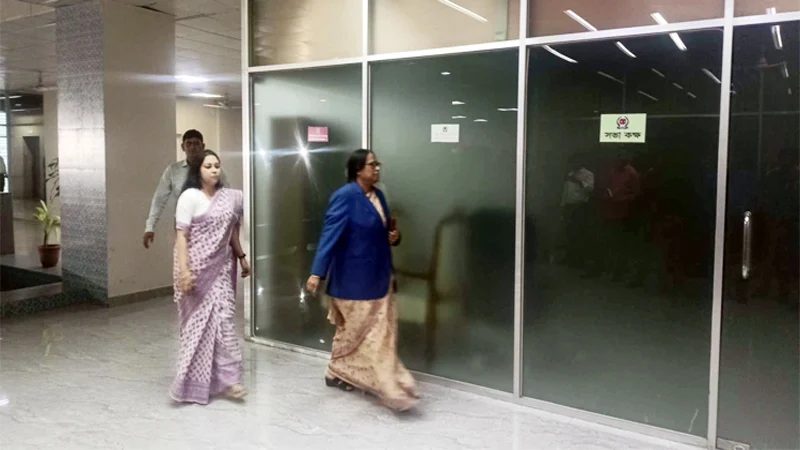 তফসিল চূড়ান্ত করতে বৈঠকে ইসি