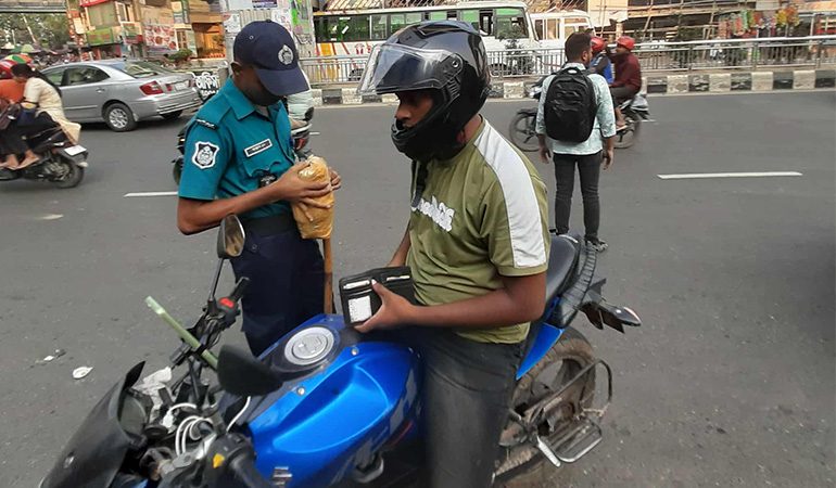 রাজধানীতে কড়া নিরাপত্তা, তল্লাশি জোরদার