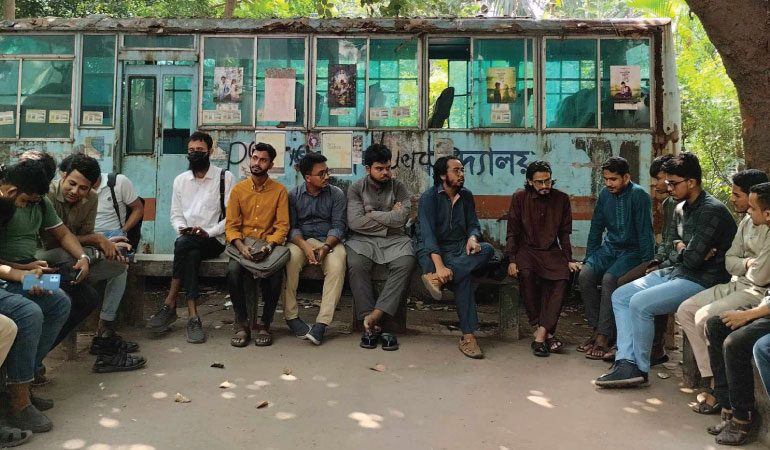 জবিতে শিক্ষার্থীদের সাথে জাস্টিস ফর জুলাইয়ের মতবিনিময় সভা