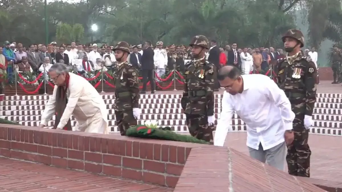 স্বাধীনতা দিবসে স্মৃতিসৌধে রাষ্ট্রপতি ও প্রধানমন্ত্রীর শ্রদ্ধা