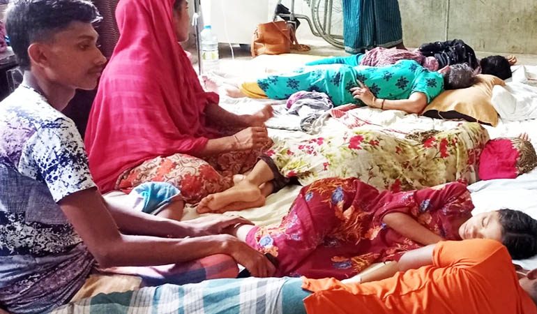 গলাচিপায় খাবার খেয়ে অসুস্থ ৬