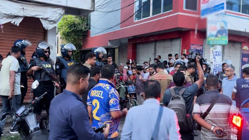 কুষ্টিয়ায় জামায়াত-গণঅধিকার সংঘর্ষ, এমপি আমির হামজাসহ আহত ১০