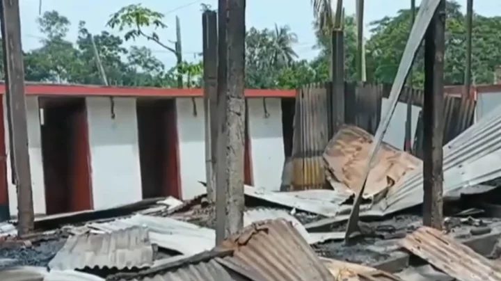 নারায়ণগঞ্জে দেওয়ানবাগ শরীফে হামলা-ভাঙচুর, আগুন