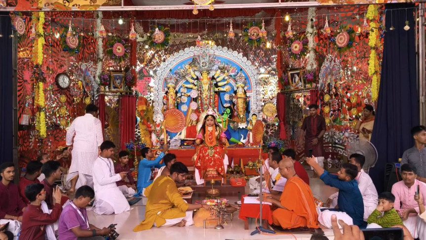 ফরিদপুরে নানা আয়োজনে মহাঅষ্টমী ও কুমারী পূজা অনুষ্ঠিত