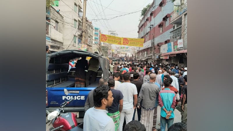 কেরানীগঞ্জে রূপালী ব্যাংকে ডাকাত, ঘিরে রেখেছে যৌথ বাহিনী