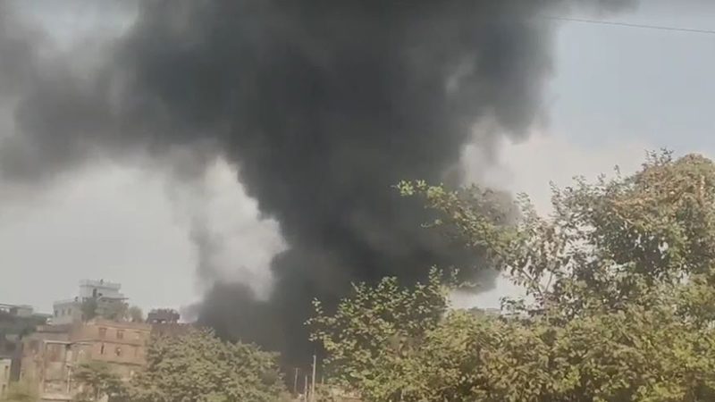 ইসলামবাগে প্লাস্টিকের গোডাউনে আগুন,নিয়ন্ত্রণে ১১ ইউনিট
