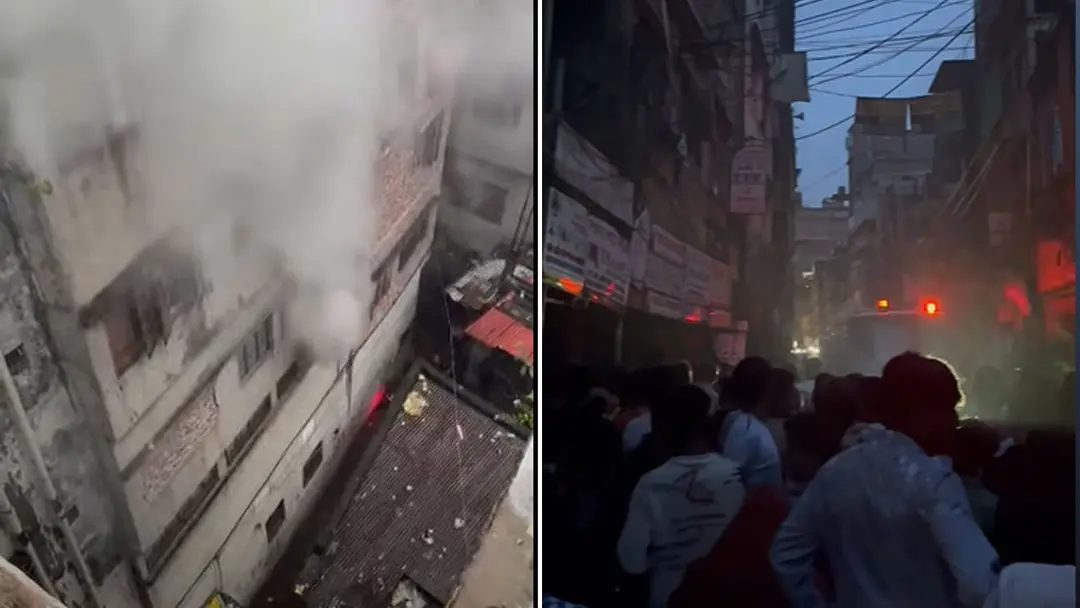 বংশালে হেলমেটের গোডাউনে আগুন