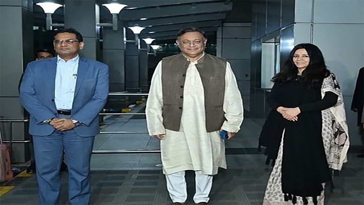 তিন দিনের সফরে দিল্লি গেলেন পররাষ্ট্রমন্ত্রী