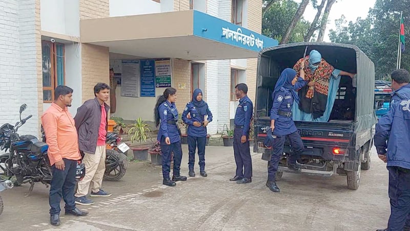 লালমনিরহাটে শিক্ষক নিয়োগ পরীক্ষায় অনিয়ম, আটক ১৩