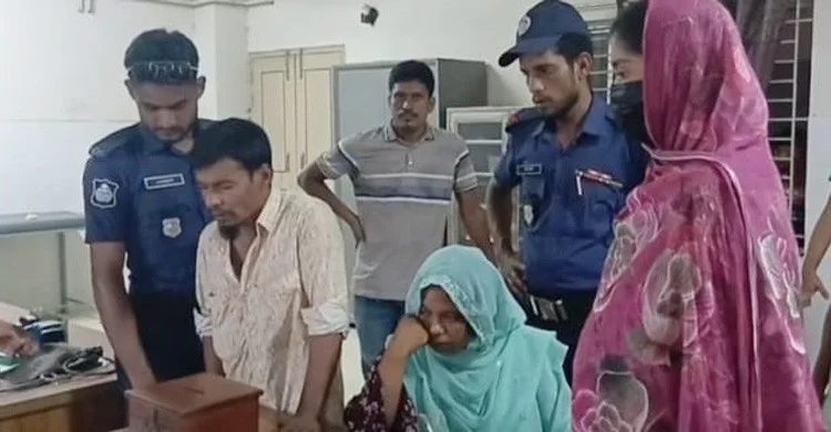অভিনব কায়দায় নবজাতক চুরি, স্বামী-স্ত্রী আটক