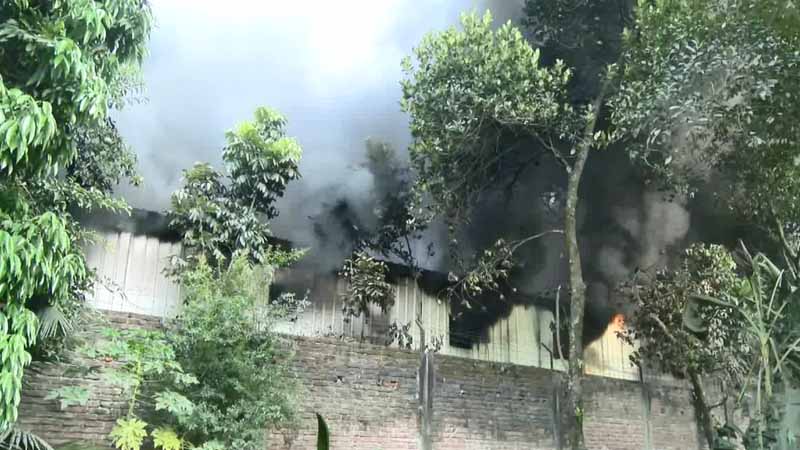 গাজীপুরে কোয়ালিটি ফুড কারখানার আগুন নিয়ন্ত্রণে