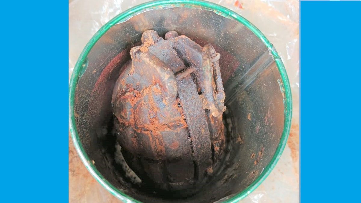 পুরোনো মাটির ঘর ভাঙতে গিয়ে মিললো গ্রেনেড