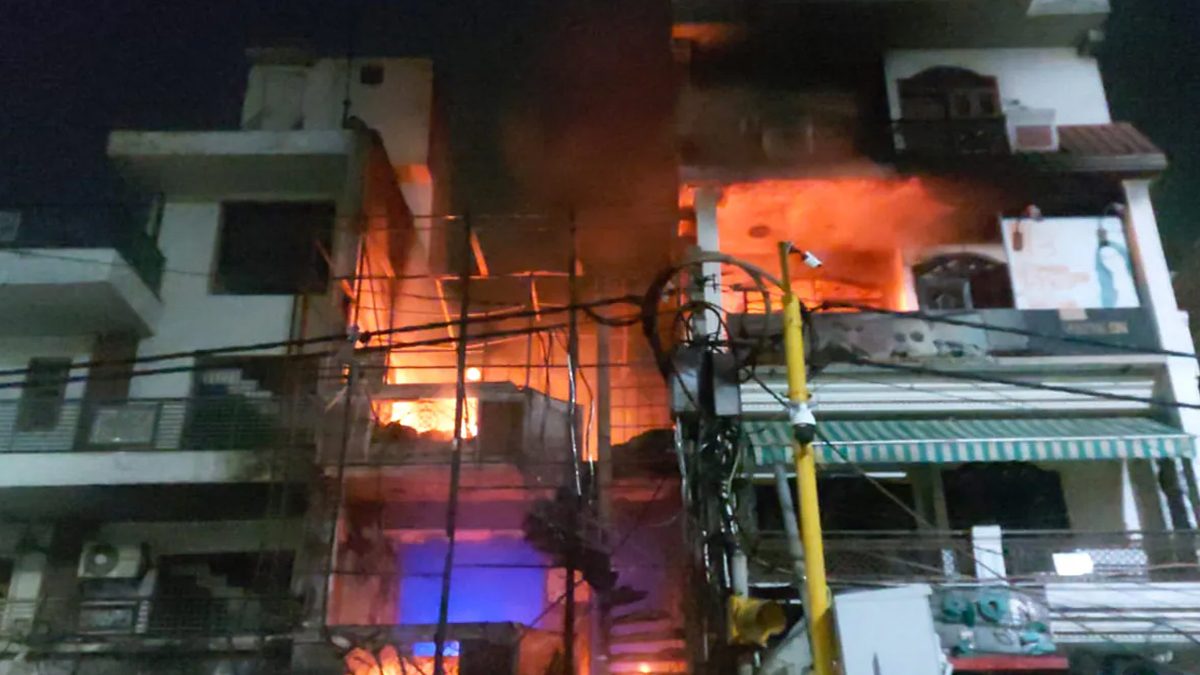 দিল্লির শিশু হাসপাতালে ভয়াবহ অগ্নিকাণ্ডে ৬ শিশুর মৃত্যু