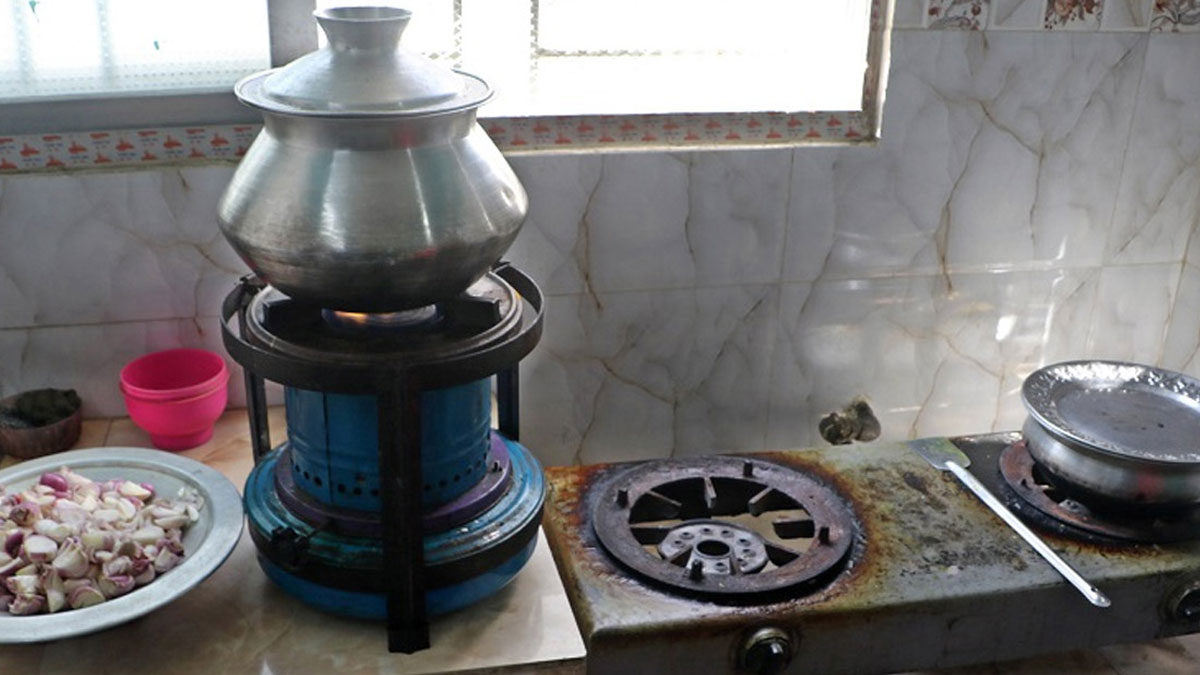 ঘূর্ণিঝড় মোখা : চট্টগ্রামে গ্যাস সংকট