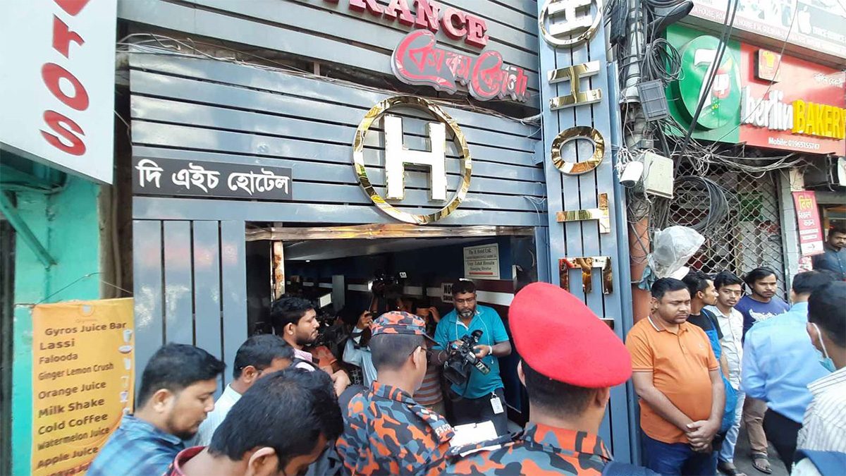 গুলশানে রেস্তোরাঁয় ডিএনসিসির অভিযান
