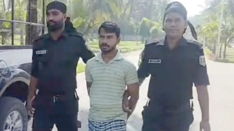 মোংলায় ধর্ষণ মামলার পলাতক আসামি গ্রেপ্তার