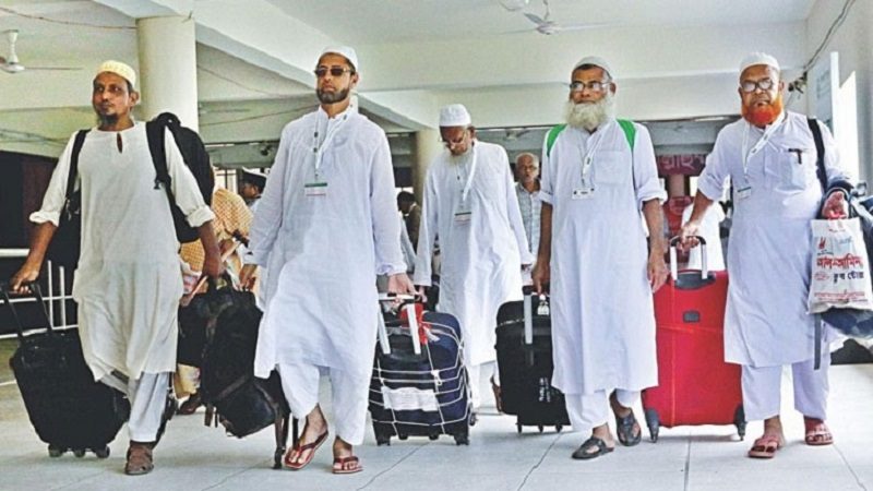 দেশে ফিরেছেন ৫৩ হাজার ৩৬৮ জন হাজী,মৃত্যু ১০৪