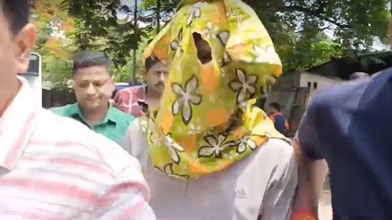 এমপি আনারের মাংস কিমা করা কসাই জিহাদকে আদালতে নেয়া হয়েছে