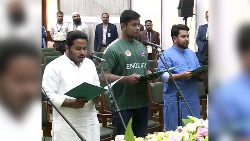 গণঅভ্যুত্থানের সেই আইকনিক জার্সিতে সংসদে হাসনাত আবদুল্লাহ