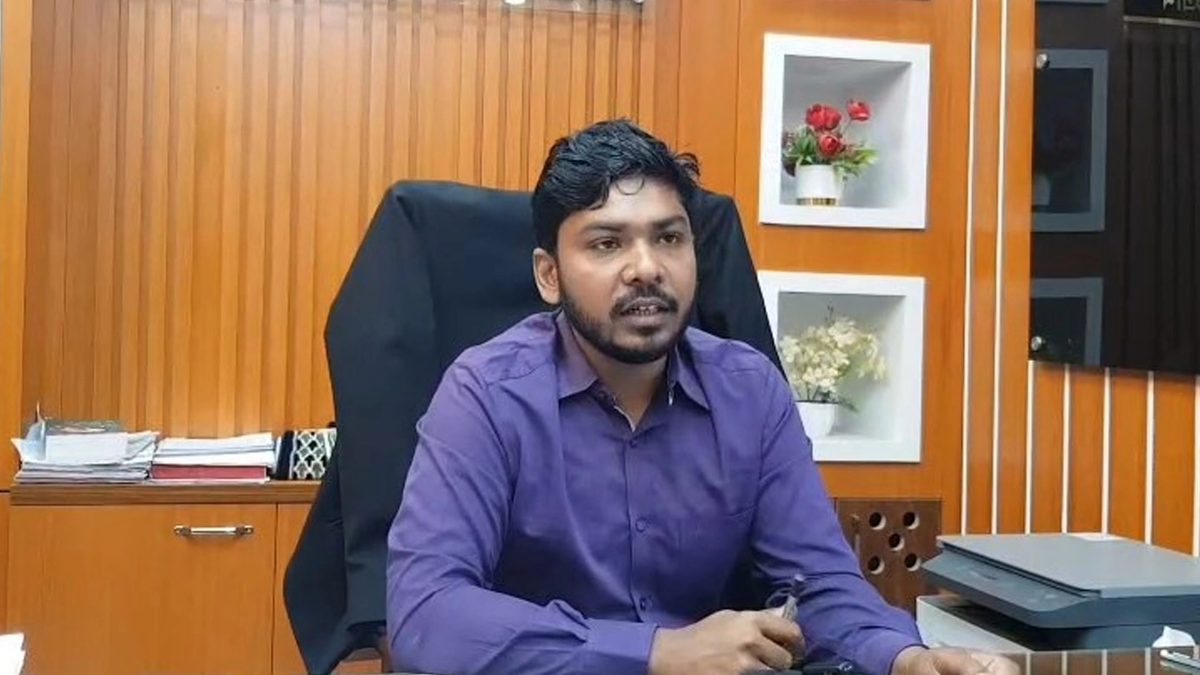 ‘ভাই’ বলে ডাকায় সাংবাদিকের ওপর চটলেন এসিল্যান্ড