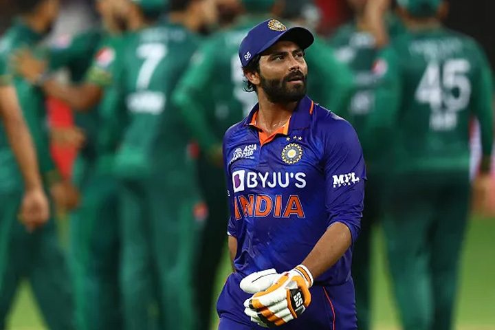 এশিয়া কাপ থেকে ছিটকে গেছেন রবীন্দ্র জাদেজা