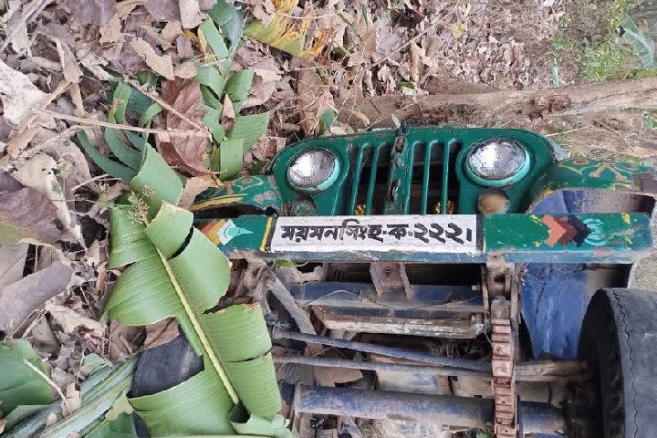 সাজেকে পর্যটকবাহী জিপ খাদে, নিহত ১