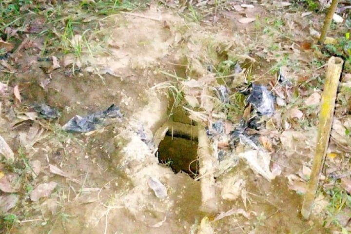 কবর থেকে ১০ কঙ্কাল চুরি