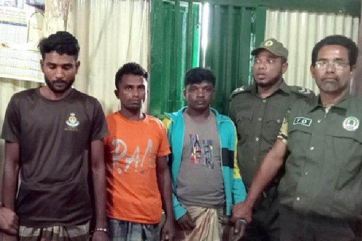সুন্দরবন থেকে আটক ৩ জেলে কারাগারে