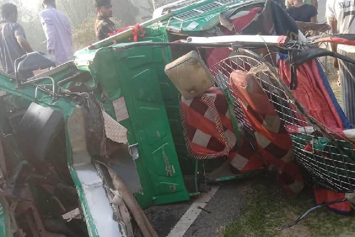 ট্রাক-সিএনজি মুখোমুখি সংঘর্ষ, নিহত ৩