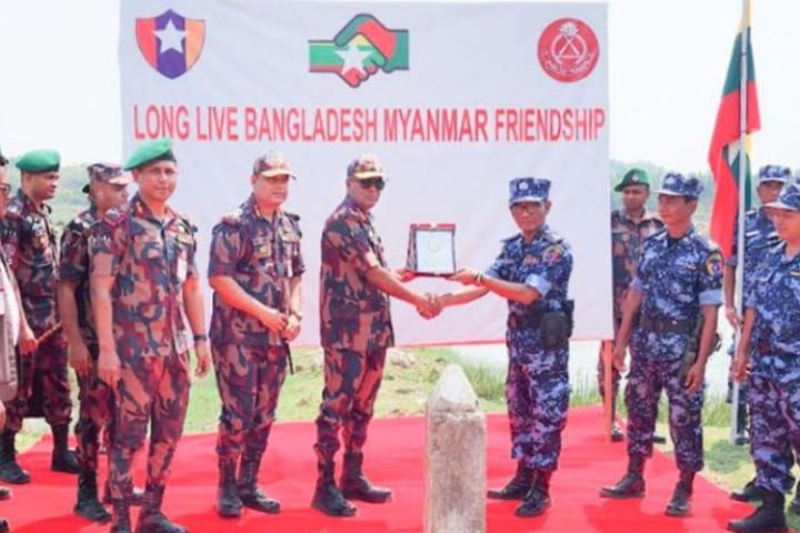 সীমান্ত পরিদর্শনে বিজিবি প্রধান, মিয়ানমার বিজিপির সঙ্গে সাক্ষাৎ