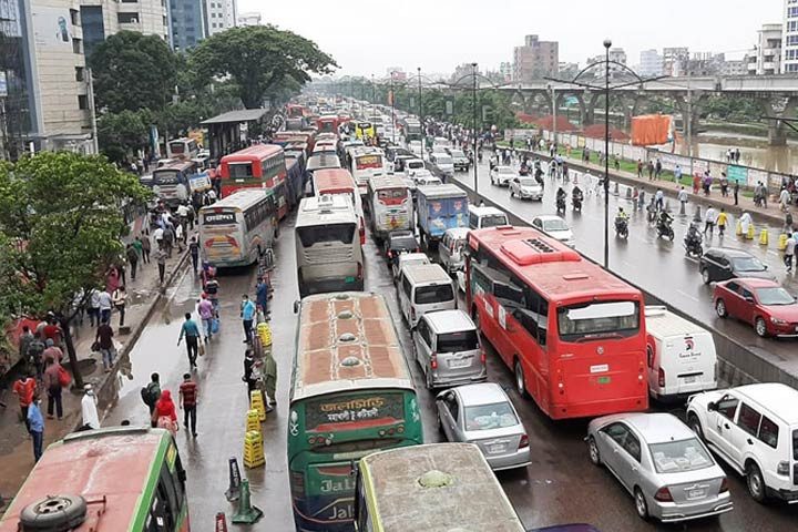 শুক্রবার রাতে বিমানবন্দর সড়ক এড়িয়ে চলুন