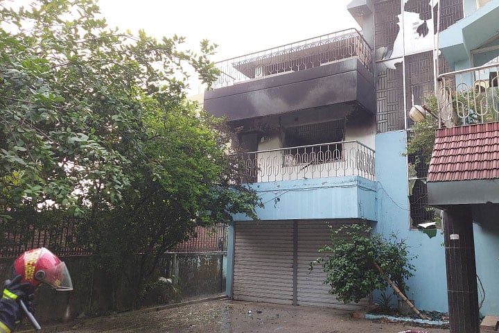 নরসিংদী জেলা বিএনপি কার্যালয়ে আগুন