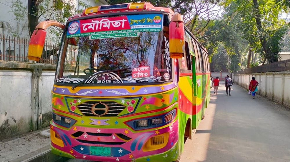যাত্রীবাহী বাসে জন্ম নিল শিশু